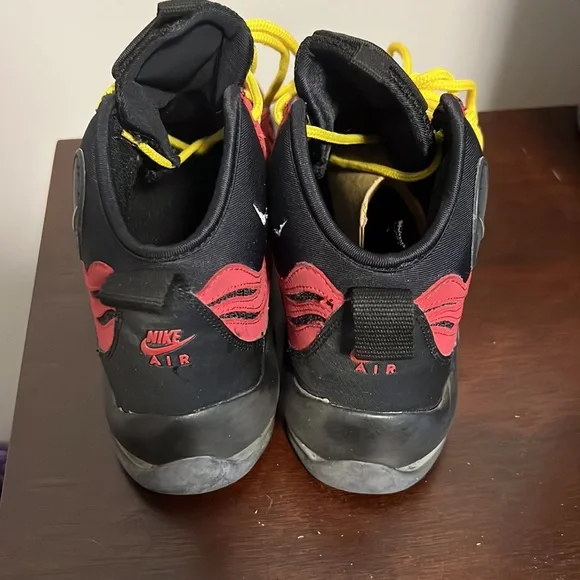 NIKE AIR BAKIN SZ 6Y 2007 RELEASE